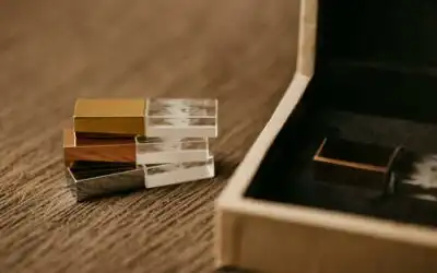 4 Flashdisk Unik untuk Souvenir Promosi