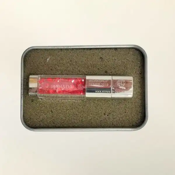Flashdisk Berbahan Akrilik Dengan Model Kristal Dilengkapi Packaging (1)