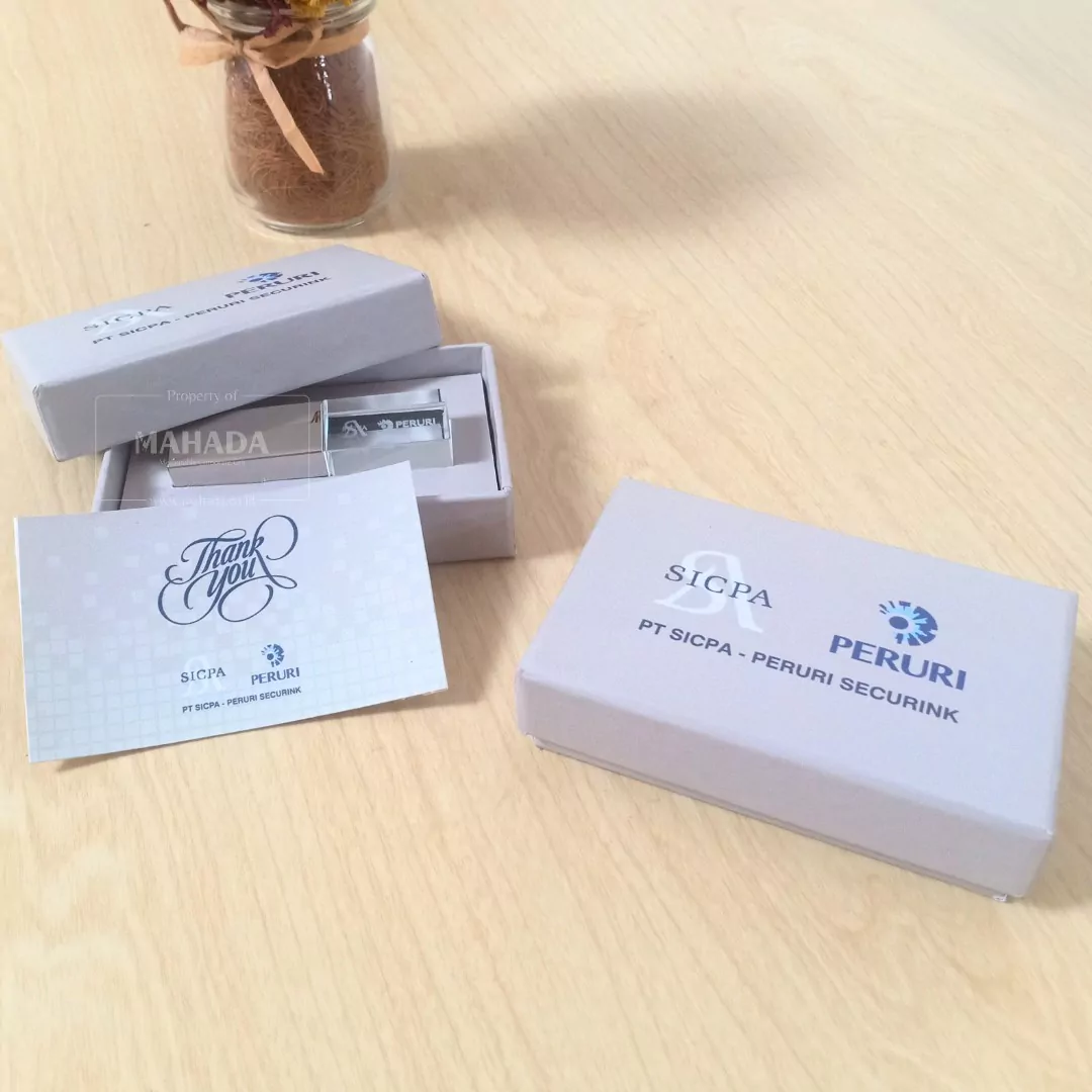 Flashdisk Berbahan Kombinasi Metal dan Akrilik Dengan Logo dan Packaging Khusus (7)
