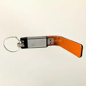 Flashdisk Berbahan Kombinasi Metal dan Kulit Dengan Gantungan dan Custom Logo (1)