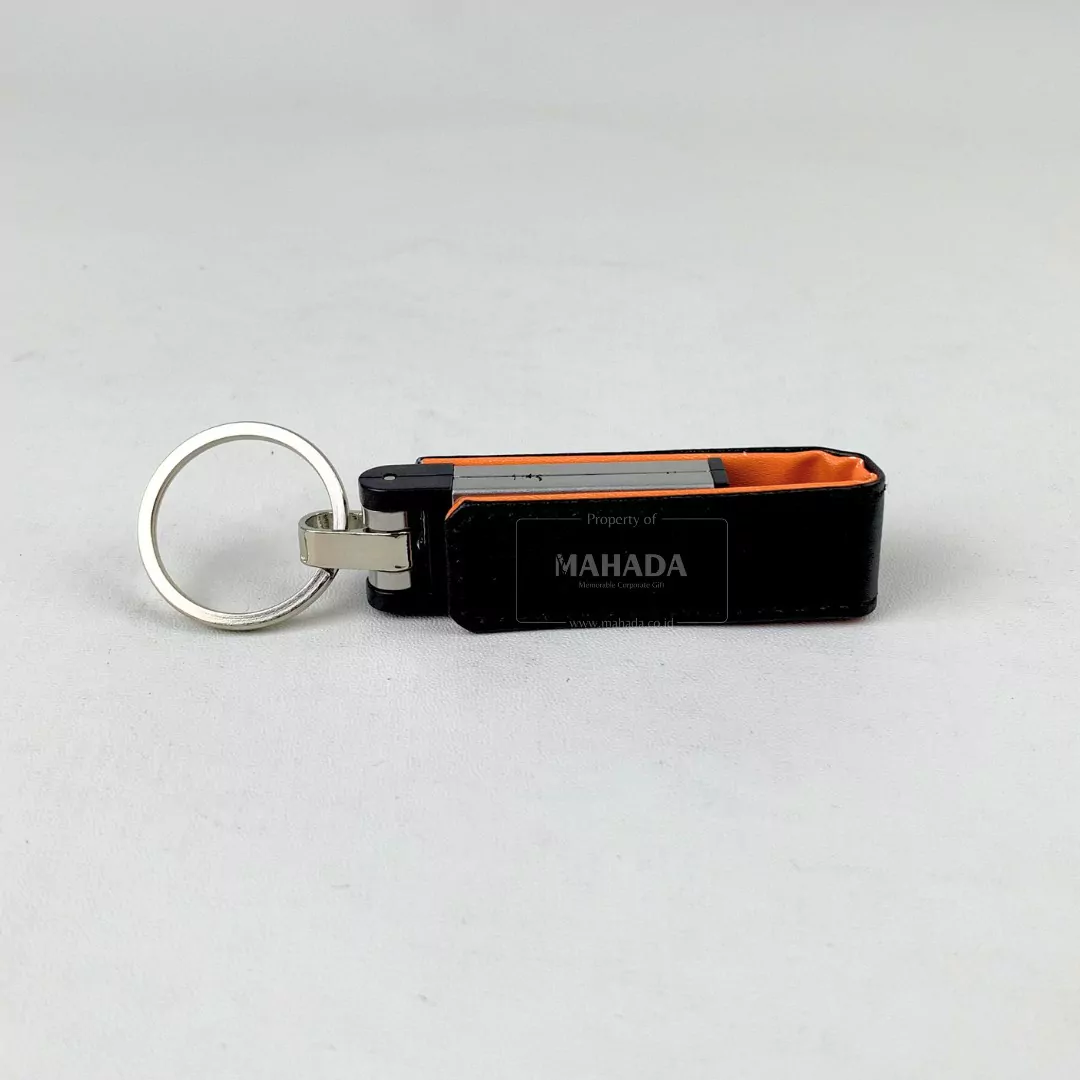 Flashdisk Berbahan Kombinasi Metal dan Kulit Dengan Gantungan dan Custom Logo (3)