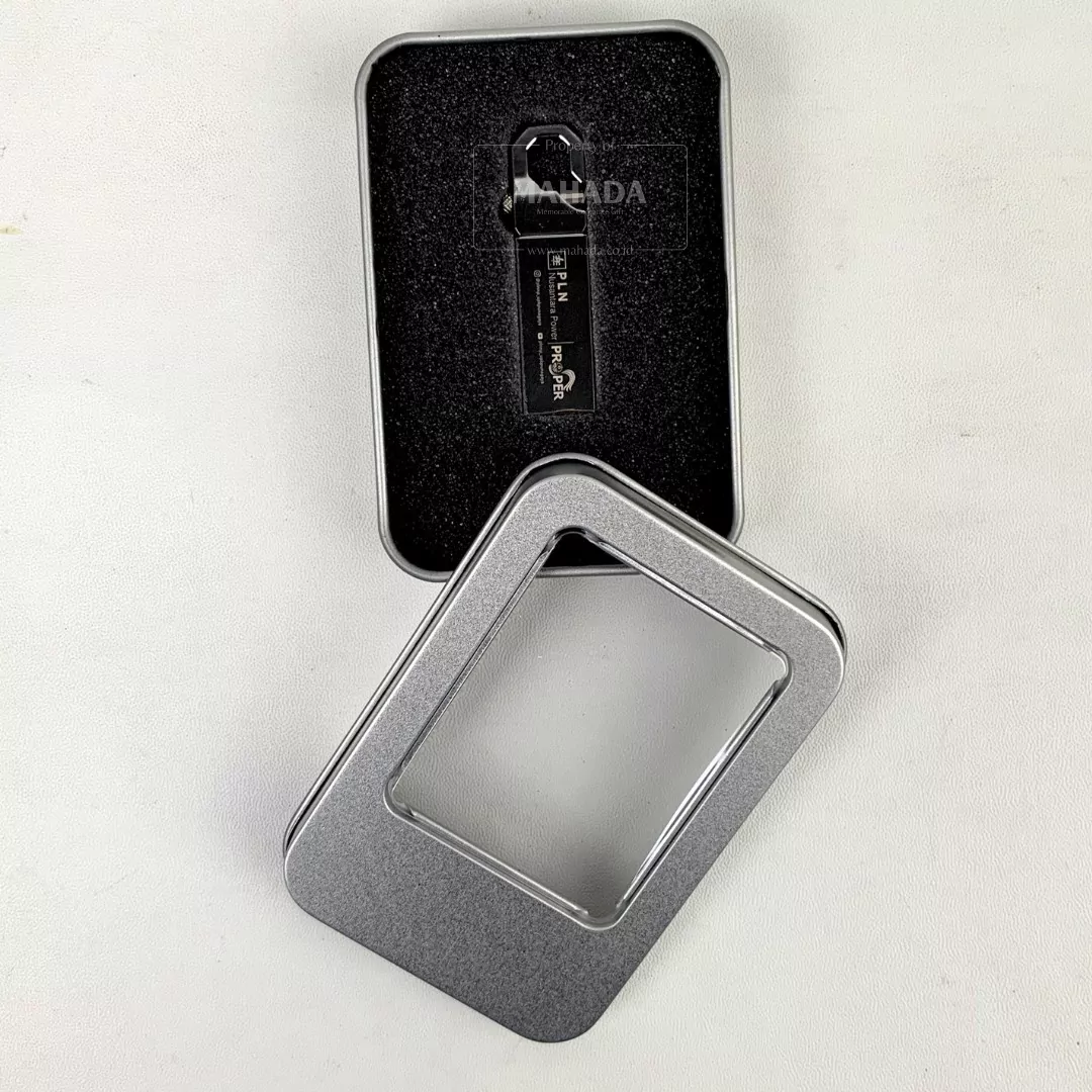 Flashdisk Berbahan Metal Dengan Logo Custom Dilengkapi Packaging dan Gantungan (3)