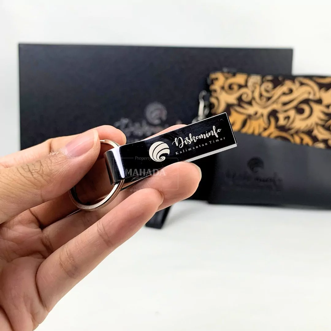 Flashdisk Berbahan Metal Dengan Logo Custom Dilengkapi Packaging dan Gantungan (5)