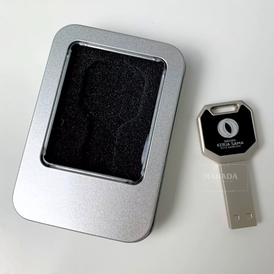Flashdisk Berbahan Metal Dengan Logo Custom Dilengkapi Packaging dan Gantungan (8)