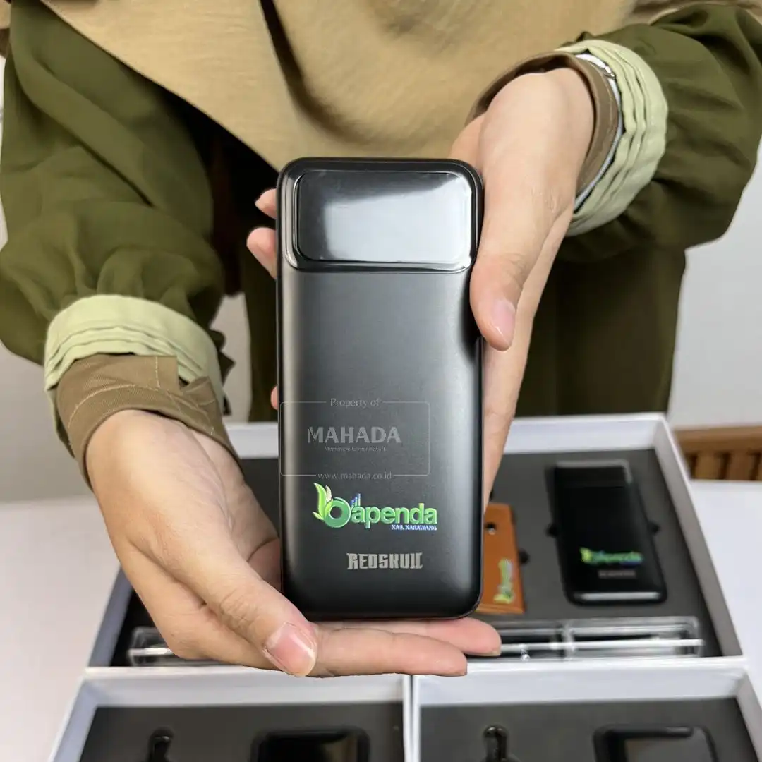 Powerbank Dengan Logo Perusahaan Custom Dari Merk Ternama Untuk Souvenir Acara 9.jpg