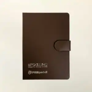 Buku Agenda Berbahan Kulit Dengan Model Jilid Blok Lem Dilengkapi Pengunci Magnet (1)