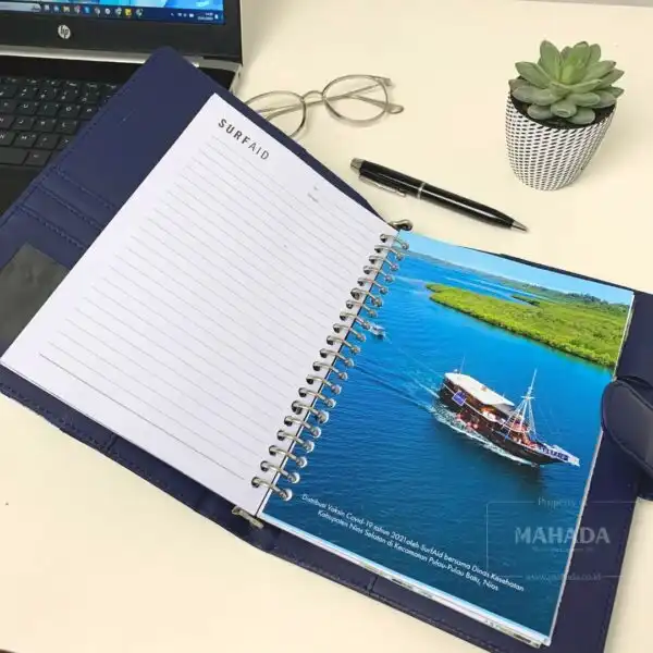 Buku Agenda Berbahan Kulit dan Batik Model Binder Dengan Pengunci Magnet (4)