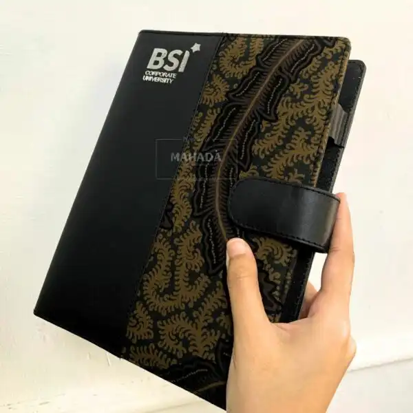 Buku Agenda Berbahan Kulit dan Batik Model Binder Dengan Pengunci Magnet (5)