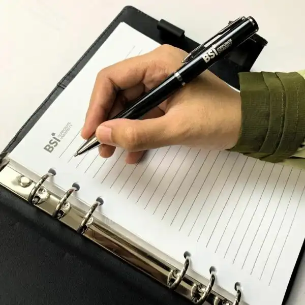 Buku Agenda Berbahan Kulit dan Batik Model Binder Dengan Pengunci Magnet (8)