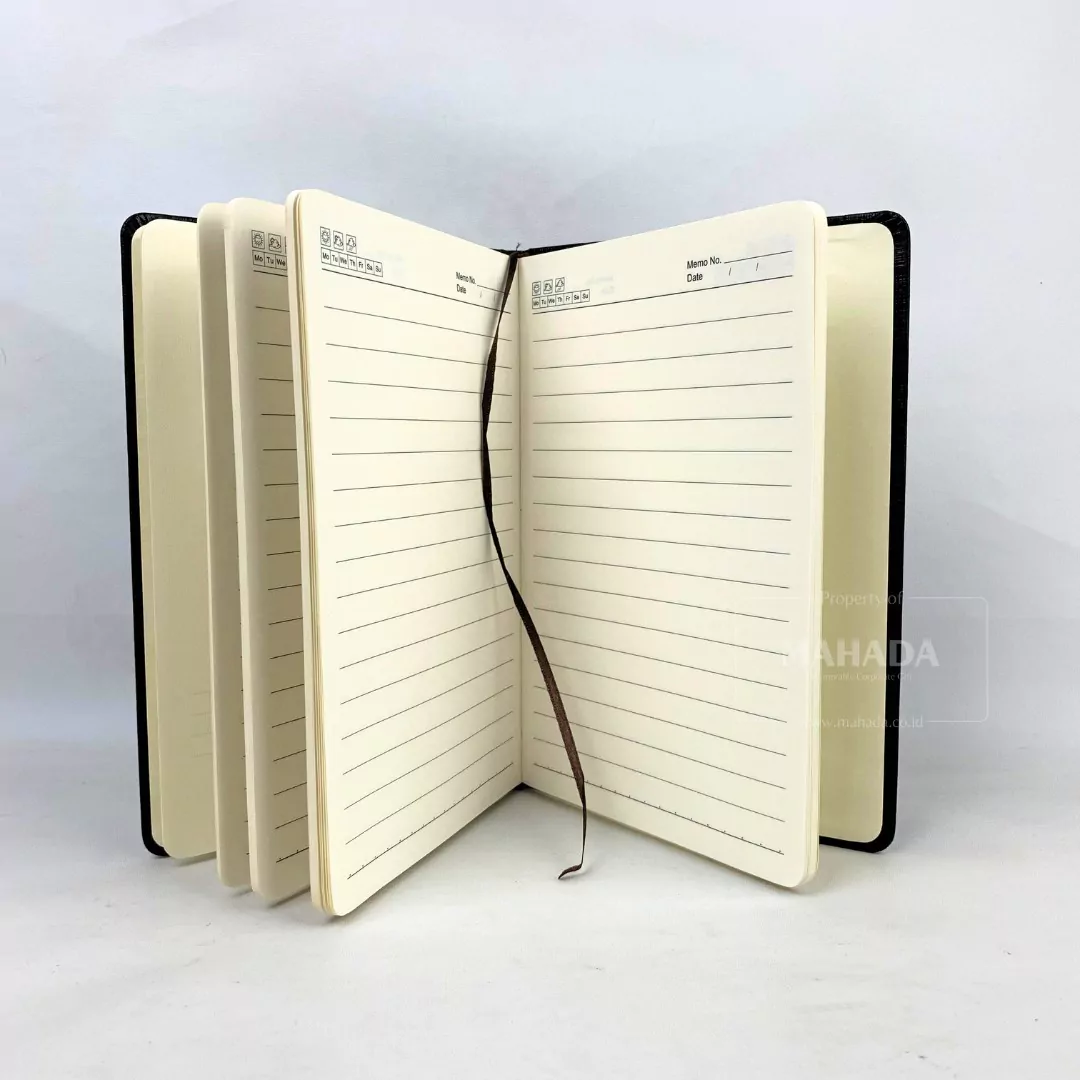Buku Agenda Ready Stock Dengan Pengunci Karet (2)