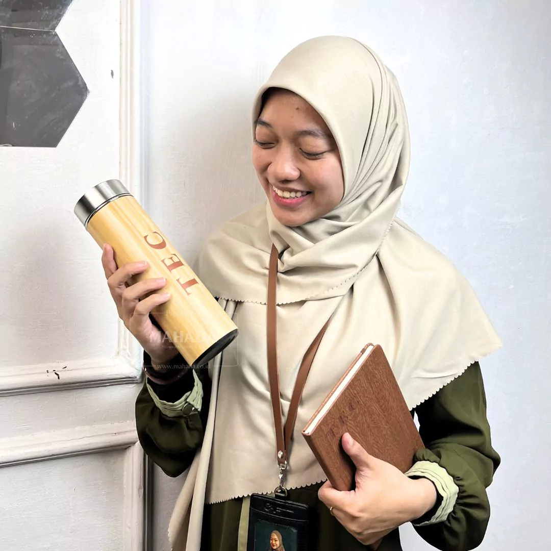 Tumbler Custom Berbahan Dalam Stainless dan Bahan Luar Kayu Dengan LED Suhu (11)