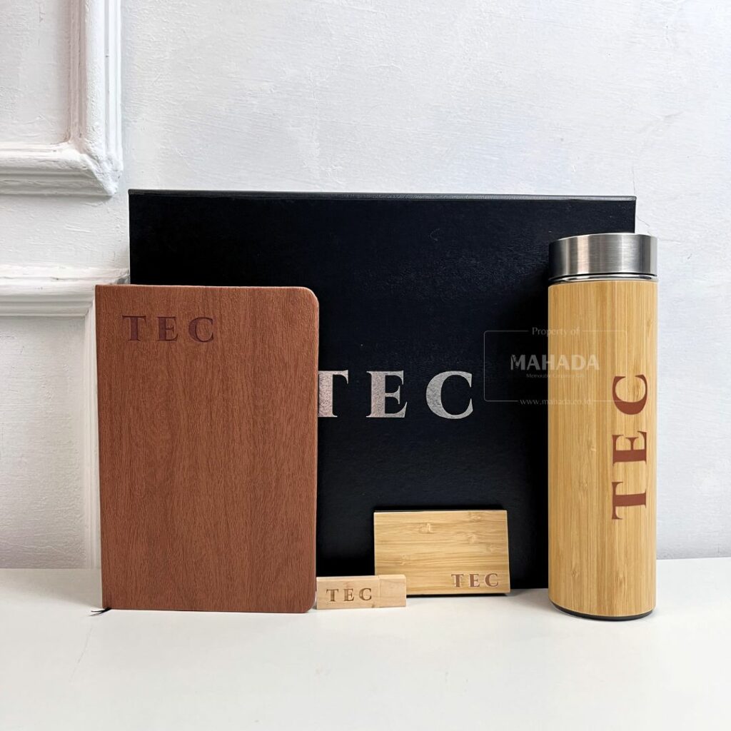 Tumbler Custom Berbahan Dalam Stainless dan Bahan Luar Kayu Dengan LED Suhu (9)