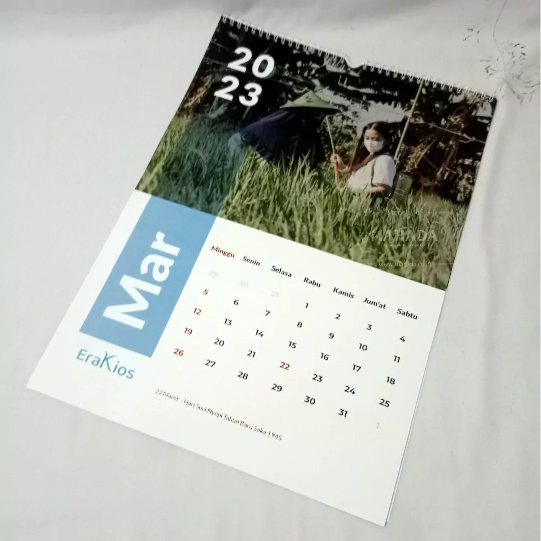Kalender Dinding 1 Bulan Dengan Desain Custom dan Ring Kawat (2)