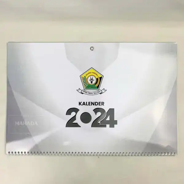 Kalender Dinding Model Lipat Berisi 2 Bulan Dengan Desain Grafis Custom (2)