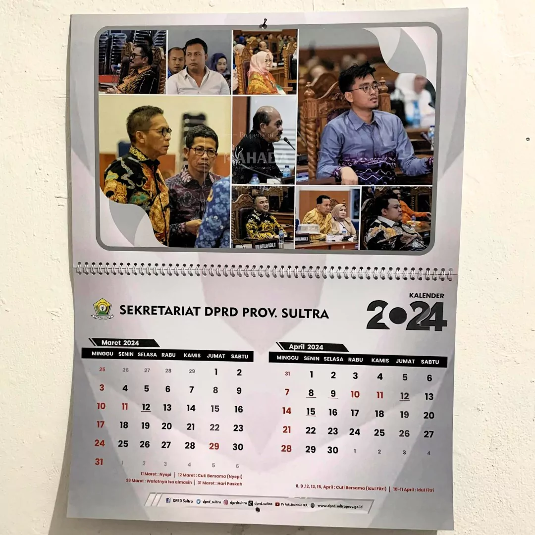 Kalender Dinding Model Lipat Berisi 2 Bulan Dengan Desain Grafis Custom (3)