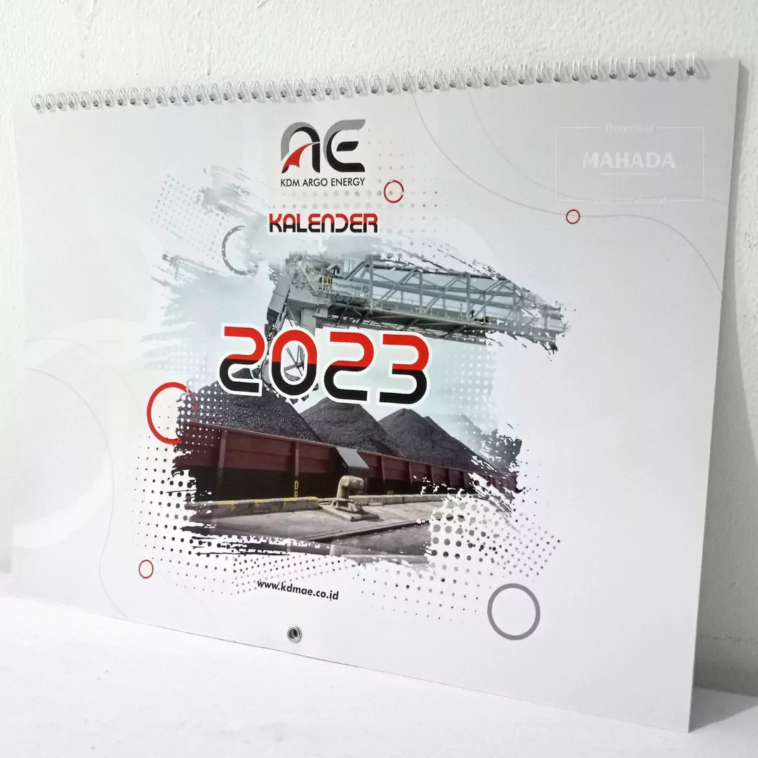 Kalender Dinding Model Lipat Berisi 2 Bulan Dengan Desain Grafis Custom (6)