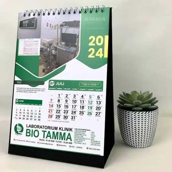 Kalender Meja Dengan Model Portrait Dengan Desain Grafis Custom (4)
