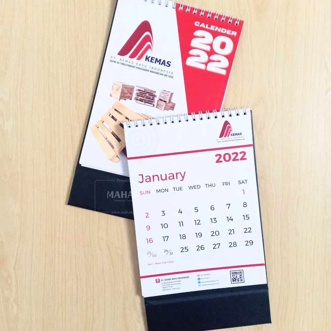 Kalender Meja Dengan Model Portrait Dengan Desain Grafis Custom (6)