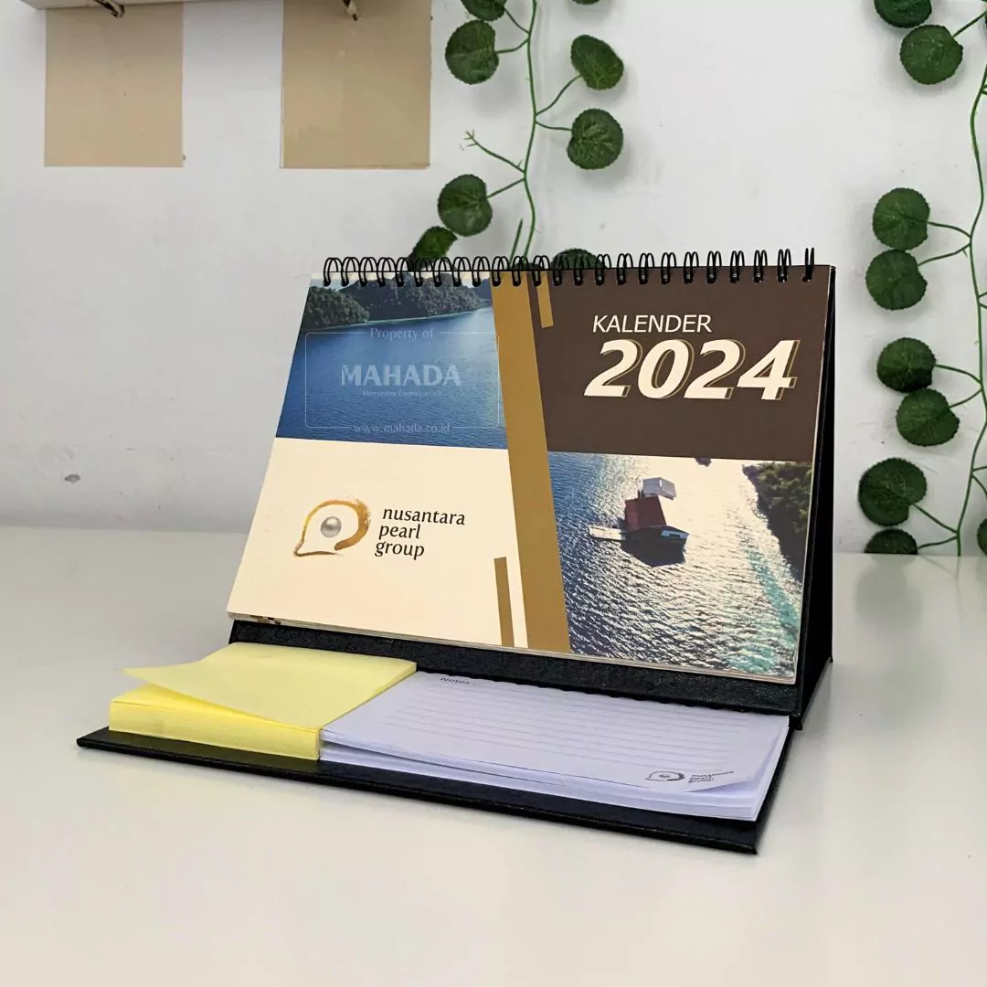 Kalender Meja Dengan Sticky Notes dan Tempat ATK Berisi 1 Bulan Dengan Desain Grafis Custom (11)