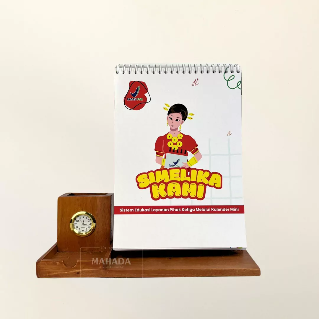 Kalender Meja Dudukan Berbahan Kayu Dengan Jam Analog dan Tempat Alat Tulis (1)