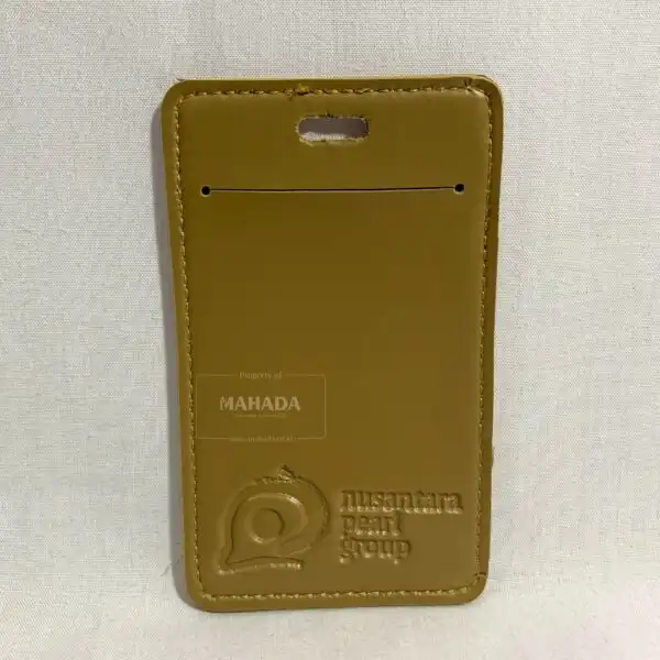 Card Holder Untuk Kartu Identitas ID Berbahan Kulit Dengan Lanyard Desain Custom (6)