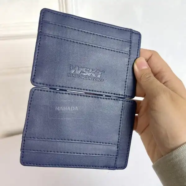 Cardholder Dengan Bahan Kulit dan Stainless Beragam Model Custom Logo Perusahaan (3)