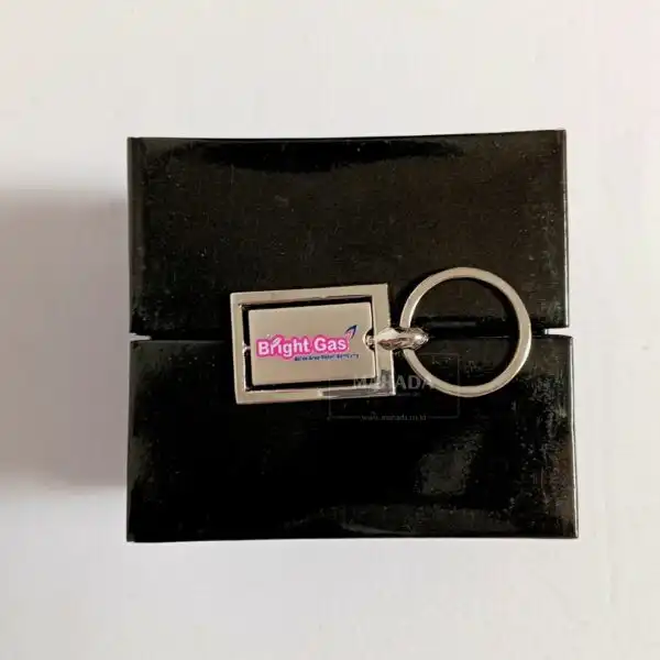 Gantungan Kunci Berbahan Metal Dengan Logo Perusahaan Custom dan Packaging Box (7)