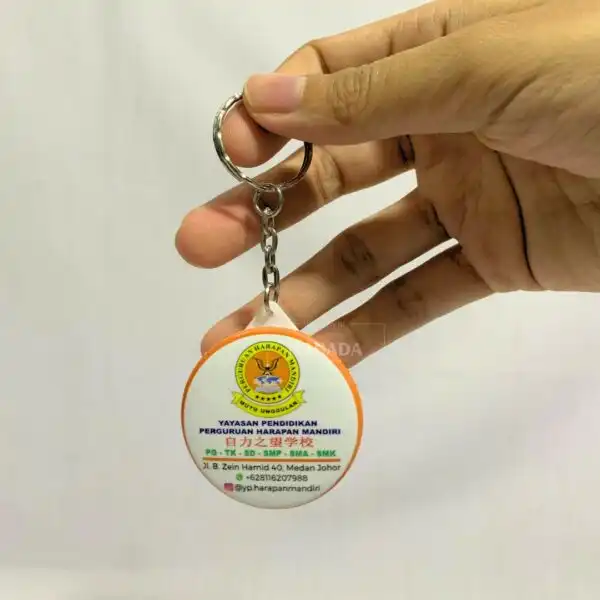Gantungan Kunci Berbahan Plastik Dengan Print Logo Dua Sisi Berbentuk Bulat (5)