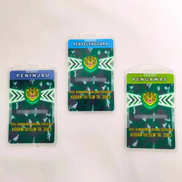 Kartu Identitas ID Card Dengan Desain Grafis Custom dan Lanyard (6)