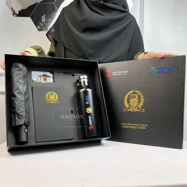 Pulpen Metal Dengan Custom Logo Perusahaan Untuk Souvenir (8)