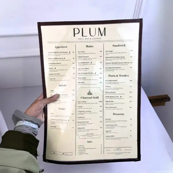 Stationery Buku Menu Custom Dengan Logo Gold Foil dan Emboss Berbahan Kulit Kombinasi (10)