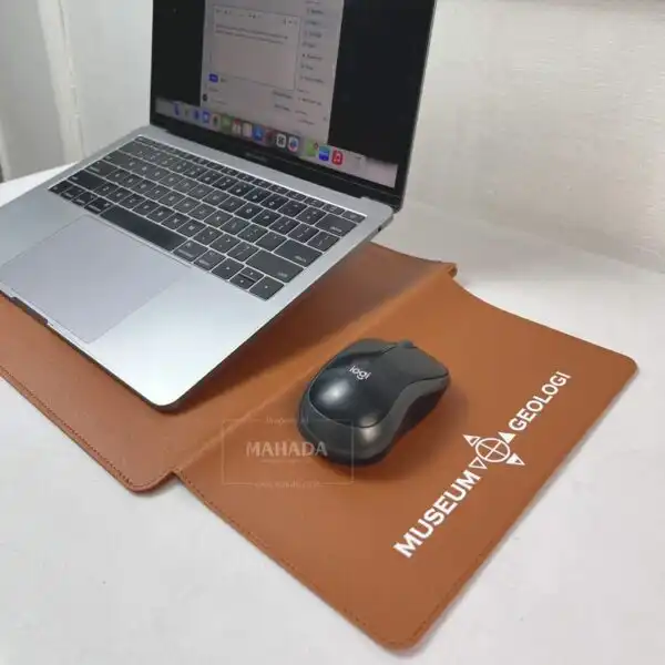 Tas Sleeve Laptop Berbahan Kulit Dengan Stand Laptop (3)