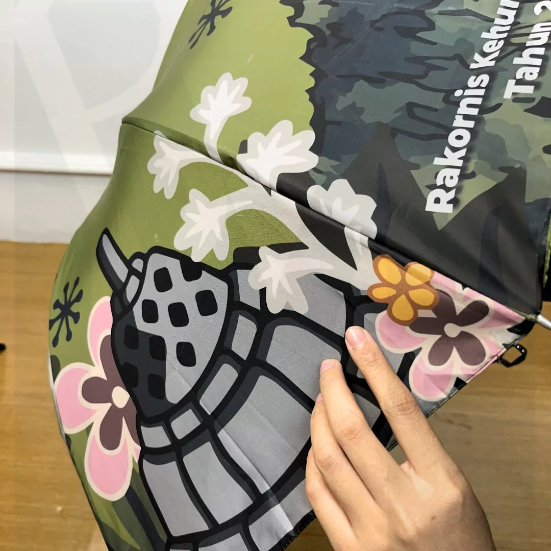 Payung Lipat Dengan Desain Fullprint Custom Logo (5) Payung Lipat Dengan Desain Fullprint Custom Logo (5)