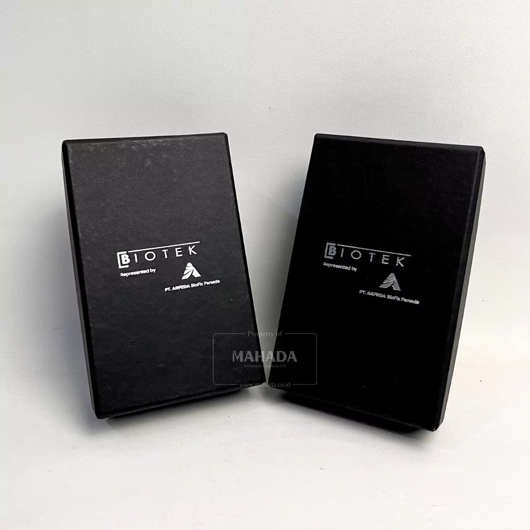 Gift Set 1 Item Berisi Flashdisk Model 3 Dimensi Custom (2)