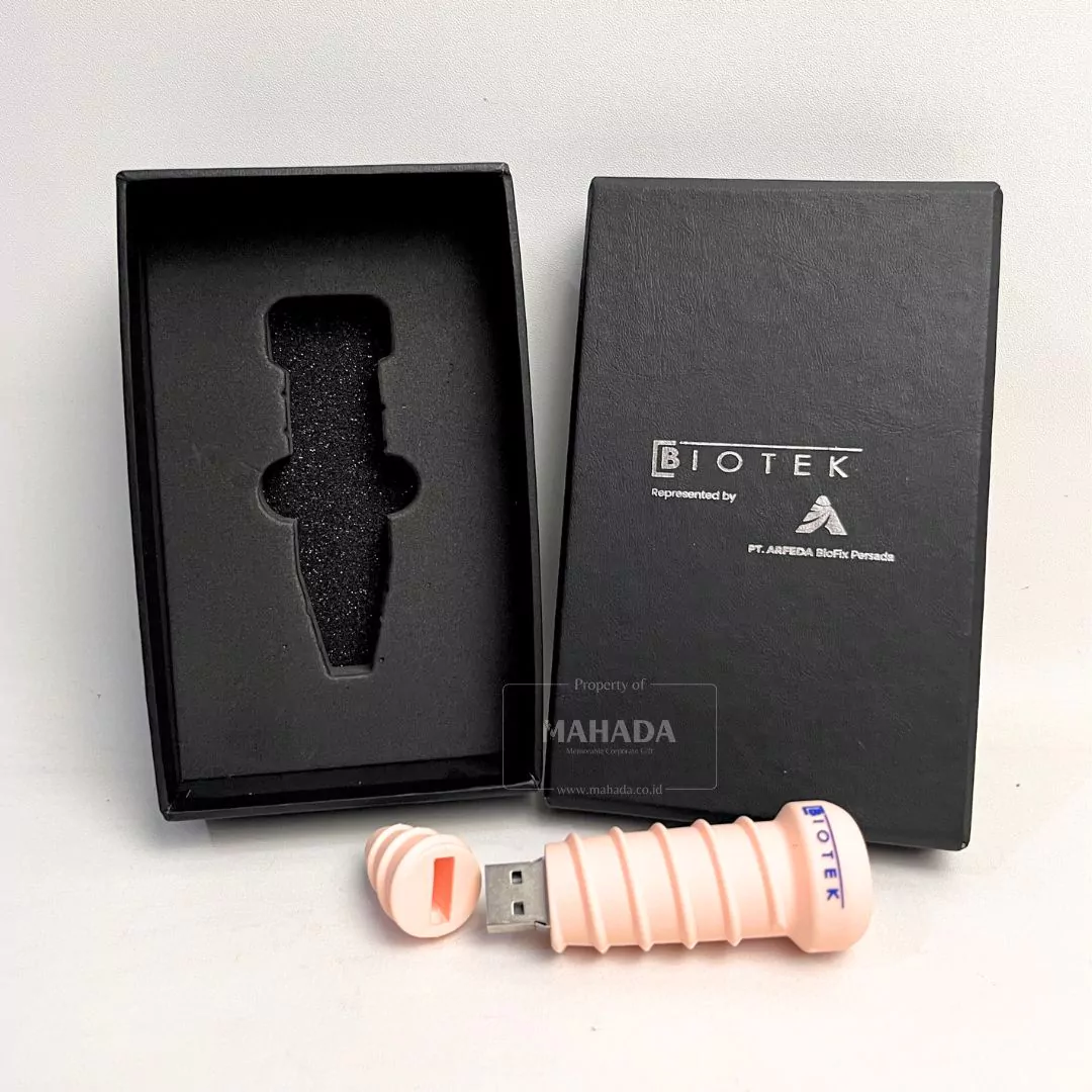 Gift Set 1 Item Berisi Flashdisk Model 3 Dimensi Custom (3)