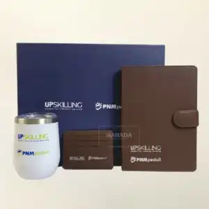 Gift Set 3 Item Custom Souvenir Acara Packaging Hardbox Berisi Mug Stainless, Buku Agenda Kulit dan Cardholder (1)