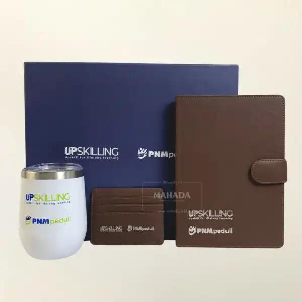 Gift Set 3 Item Custom Souvenir Acara Packaging Hardbox Berisi Mug Stainless, Buku Agenda Kulit dan Cardholder (1)