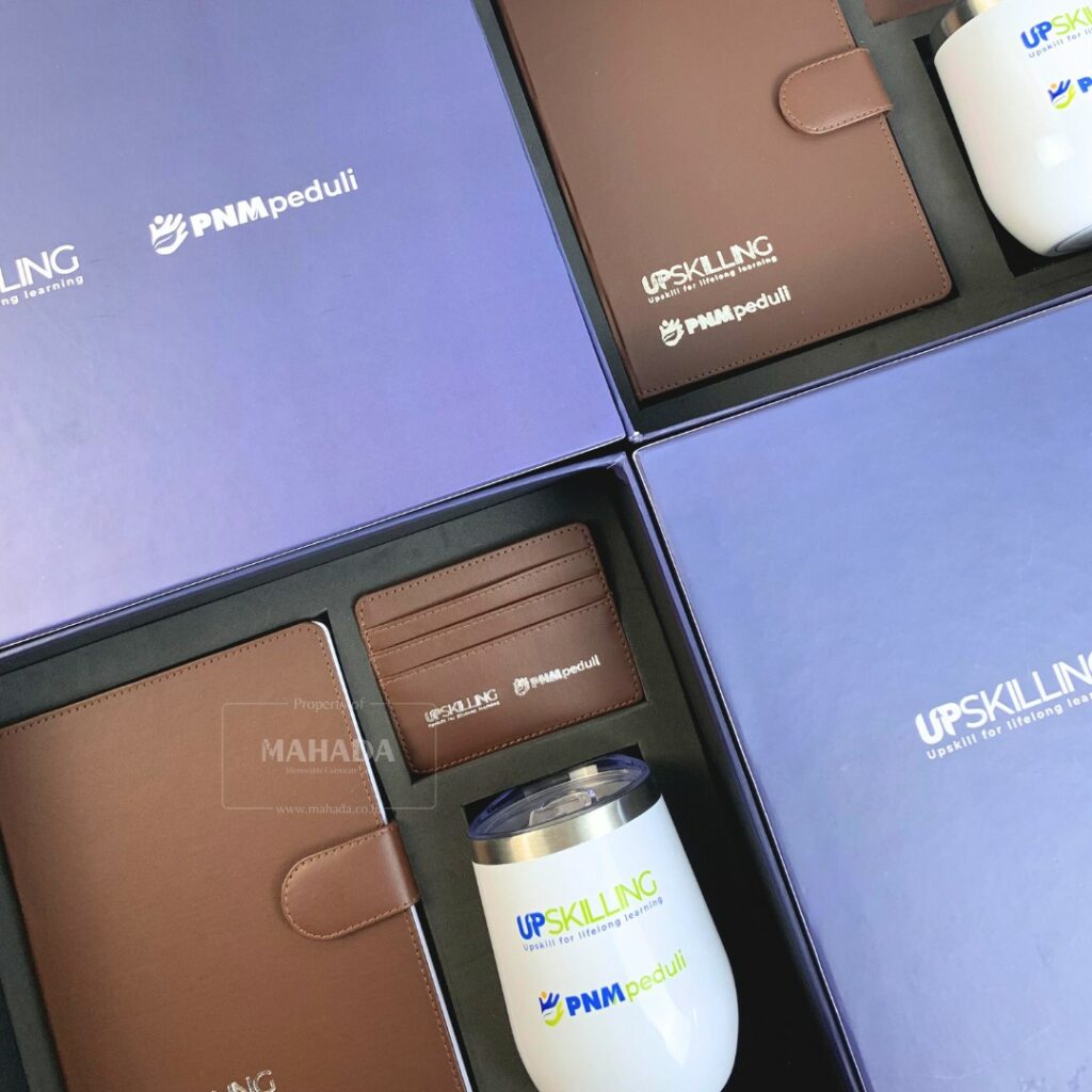 Gift Set 3 Item Custom Souvenir Acara Packaging Hardbox Berisi Mug Stainless, Buku Agenda Kulit dan Cardholder (7)