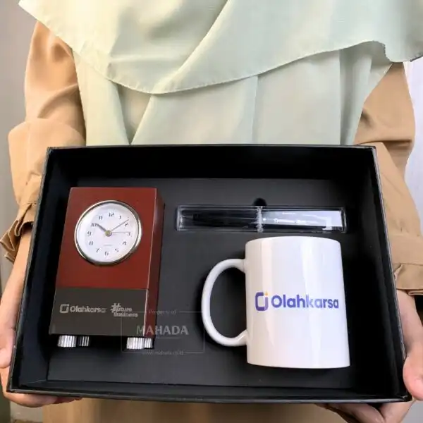 Gift Set 3 Item Custom Souvenir Kantor Packaging Hardbox Berisi Mug Keramik, Jam Meja dan Pulpen dengan Case (5)