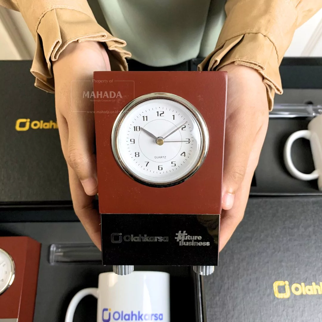 Gift Set 3 Item Custom Souvenir Kantor Packaging Hardbox Berisi Mug Keramik, Jam Meja dan Pulpen dengan Case (7)