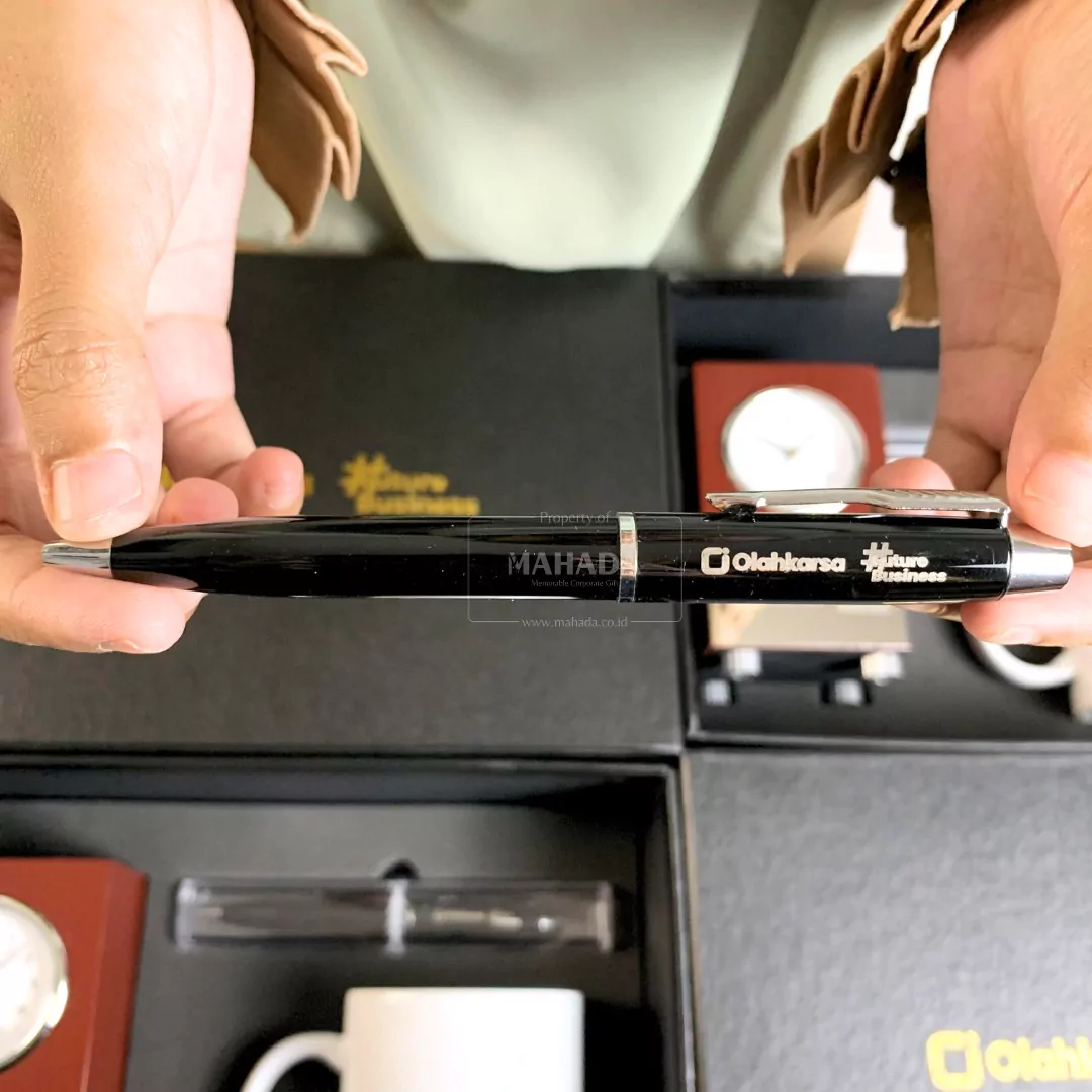 Gift Set 3 Item Custom Souvenir Kantor Packaging Hardbox Berisi Mug Keramik, Jam Meja dan Pulpen dengan Case (8)
