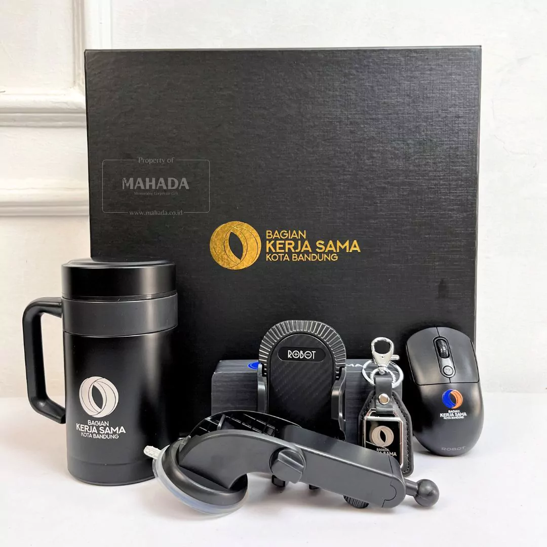 Gift Set 5 Item Berisi Phone Holder, Tumbler Mug, Mouse Wireless, Gantungan Kunci dan Speaker (2)