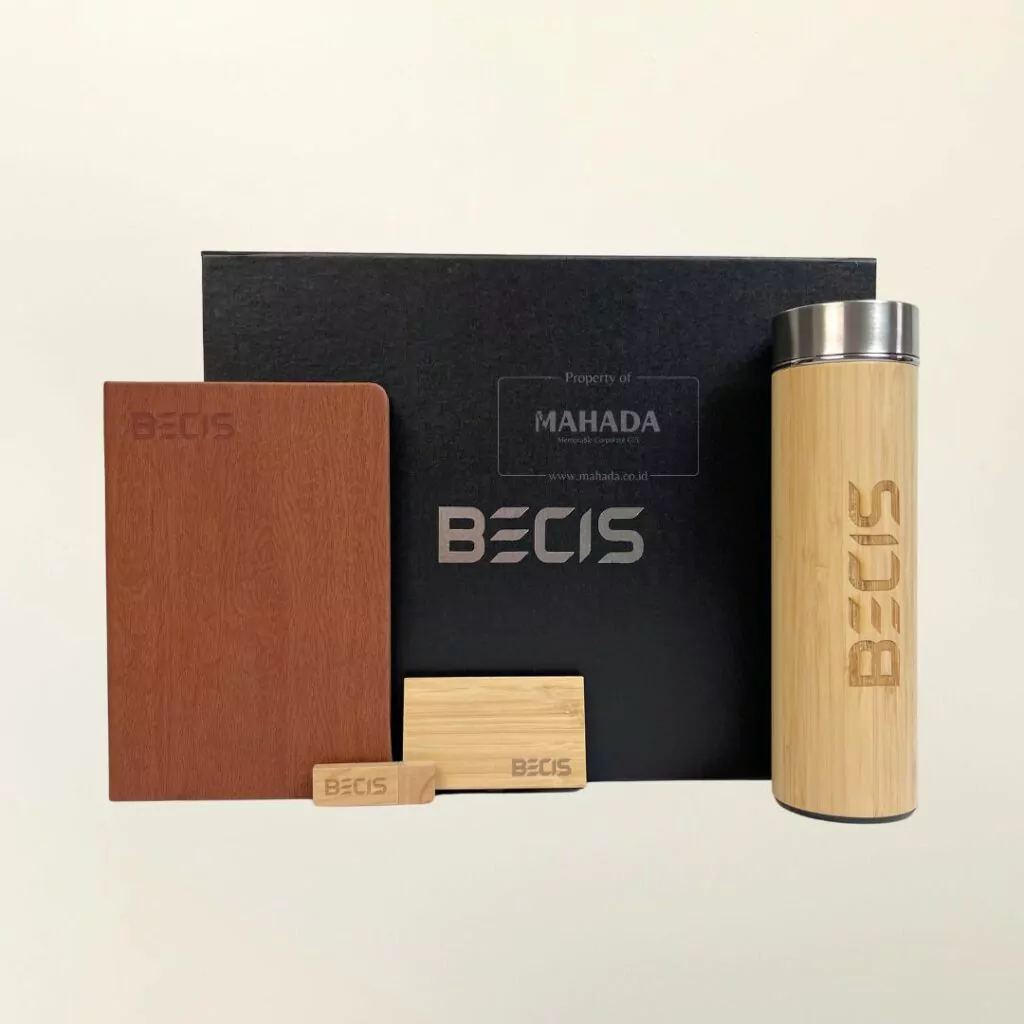 Gift Set Berisi 4 Item Buku Agenda, Tumbler, Cardholder, dan Flashdisk Souvenir Custom Logo Perusahaan (1)