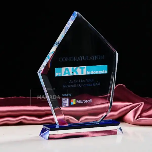 Plakat Akrilik Berbentuk Segilima Custom Desain Transparan Logo (3)