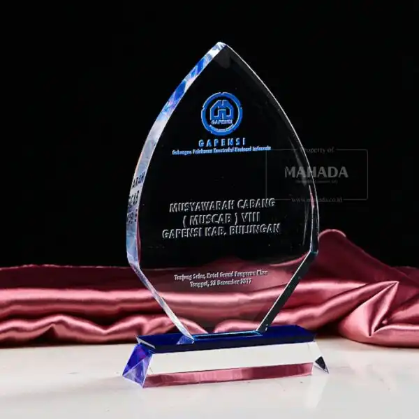 Plakat Akrilik Berbentuk Segilima Custom Desain Transparan Logo (6)
