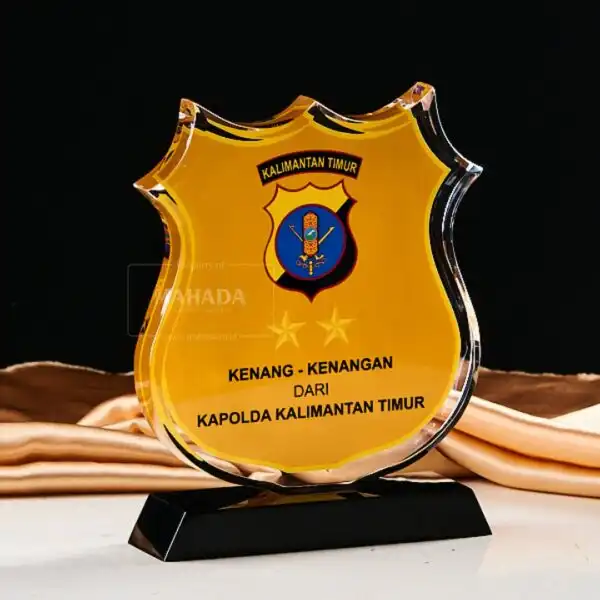 Plakat Bahan Akrilik Bentuk Custom Desain Untuk Souvenir (2)