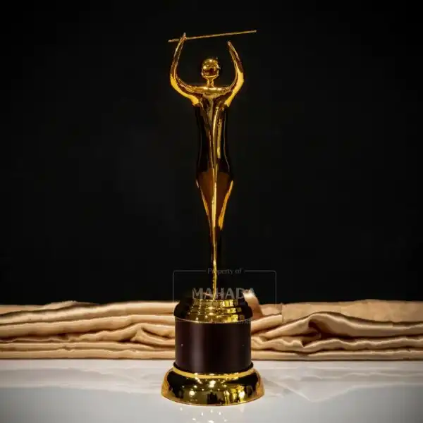 Plakat Berbahan Metal Dengan Bentuk Piala Custom (6)