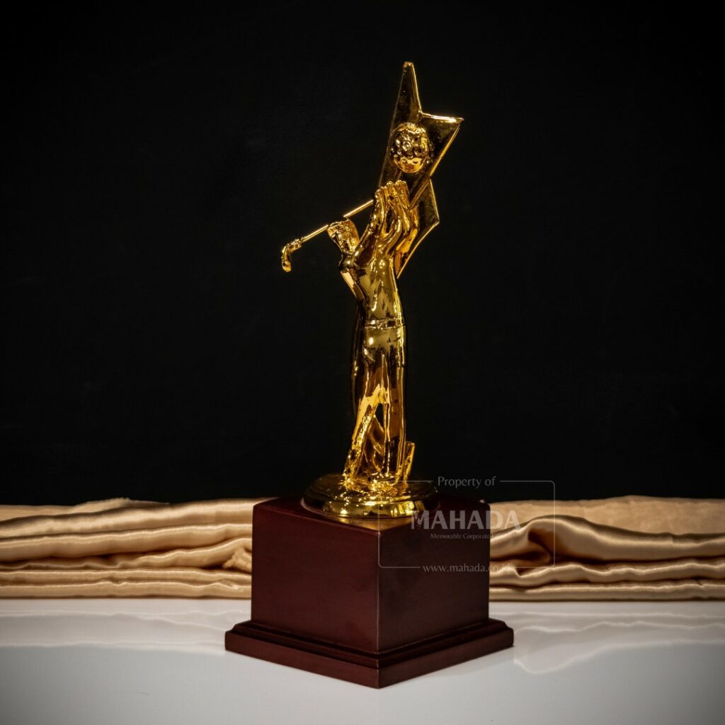 Plakat Piala Berbahan Kayu dan Metal Custom Bentuk Untuk Hadiah (1)