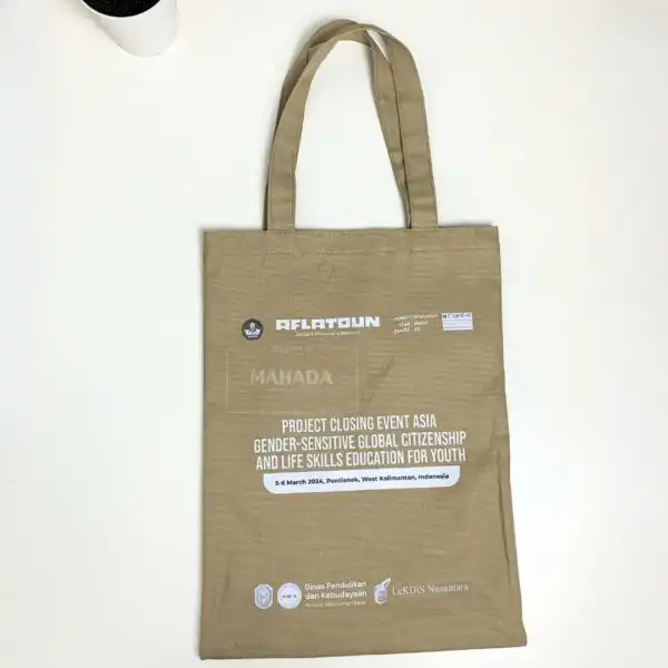 Seminar Kit 6 Berisi Totebag Custom Logo