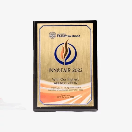 plakat kayu kuningan